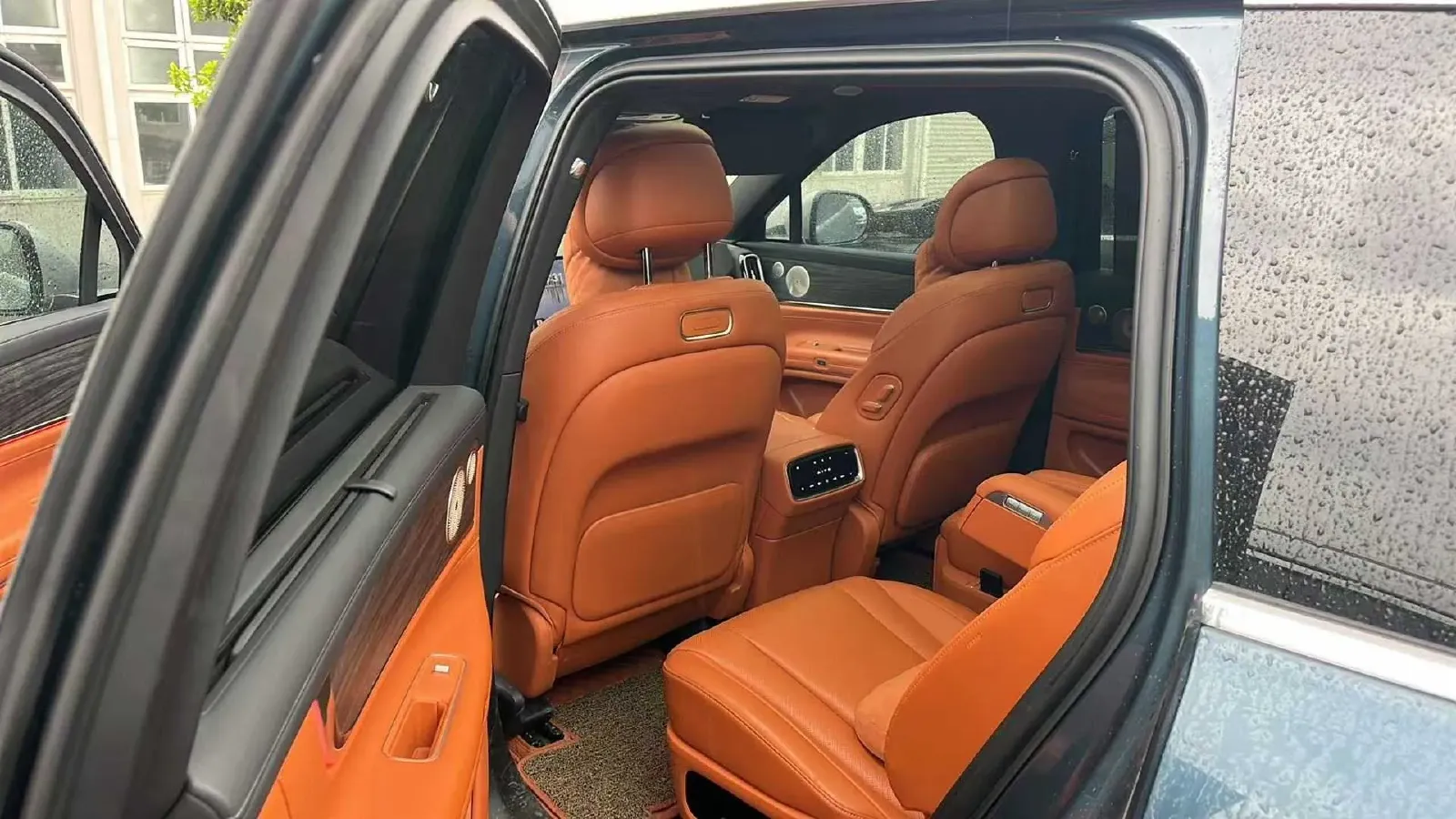 2024 AITO AITO M9 1.5T 152HP L4 REEV 42KWH,autocango,china used car exporter,china ev exporter,chinese used car exporter,chinese used ev exporter