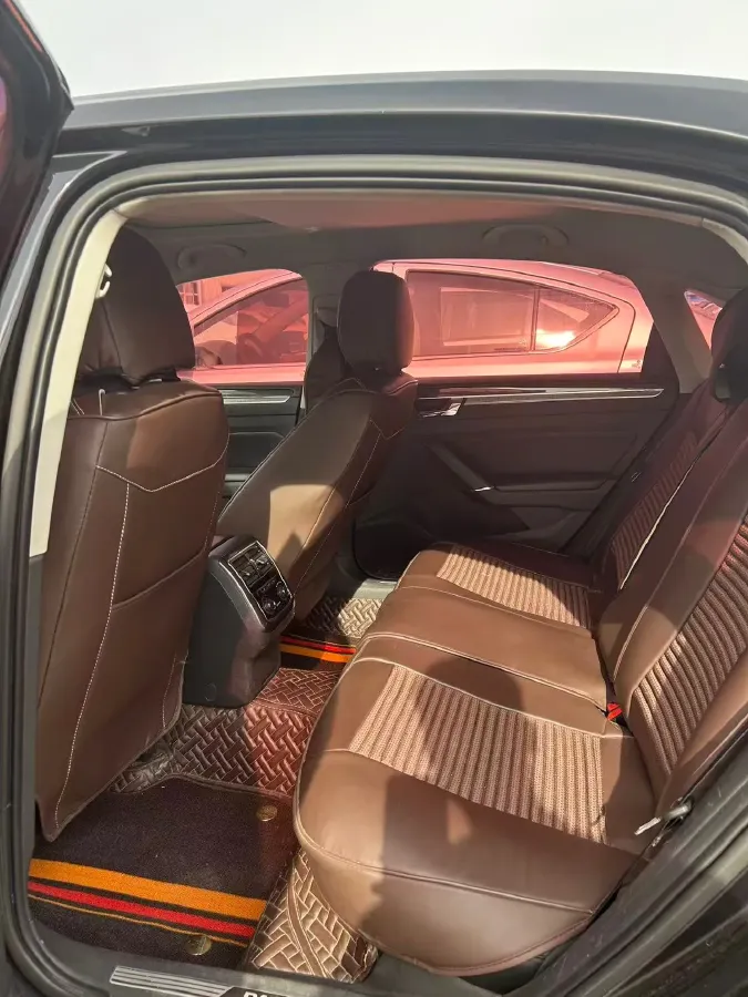 2017 Volkswagen Passat 1.8T 180HP L4 7DCT,autocango,china used car exporter,china ev exporter,chinese used car exporter,chinese used ev exporter