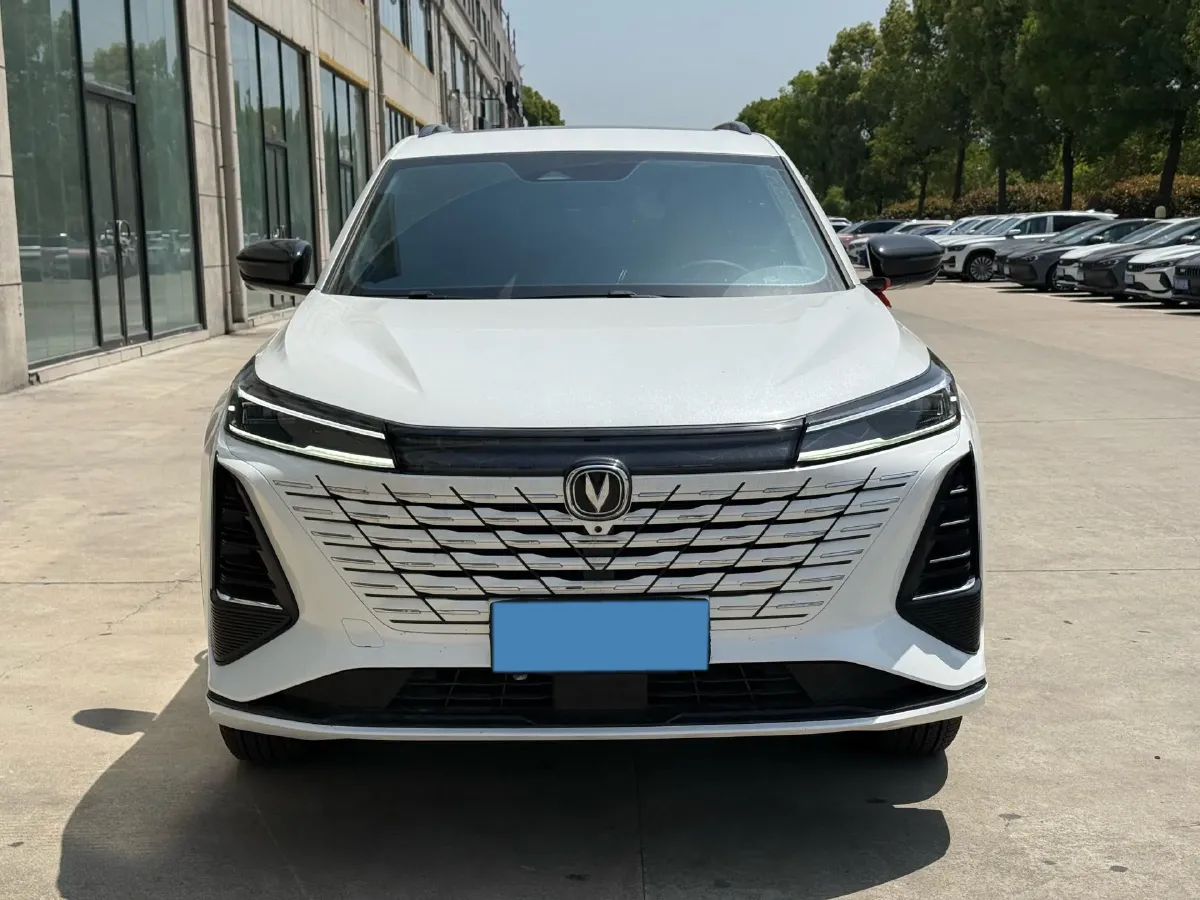 2024 ChangAn CS75 Plus 1.5T 188HP L4 8AT,autocango,china used car exporter,china ev exporter,chinese used car exporter,chinese used ev exporter