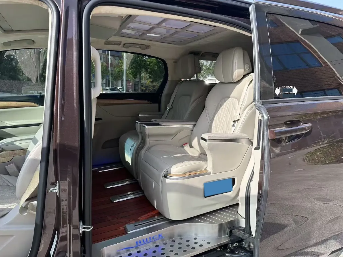 2018 Buick GL8 2.0T 260HP L4 6AT,autocango,china used car exporter,china ev exporter,chinese used car exporter,chinese used ev exporter