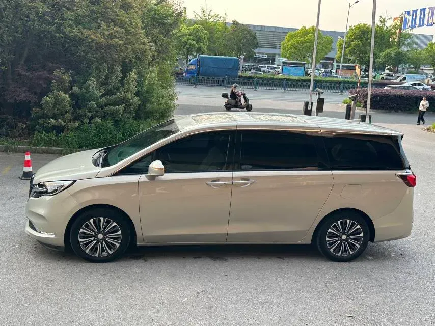 2022 Buick GL8 2.0T 237HP L4 9AT,autocango,china used car exporter,china ev exporter,chinese used car exporter,chinese used ev exporter