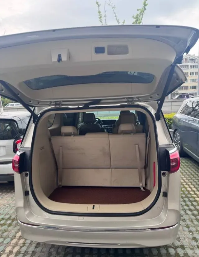 2022 Buick GL8 2.0T 237HP L4 9AT,autocango,china used car exporter,china ev exporter,chinese used car exporter,chinese used ev exporter