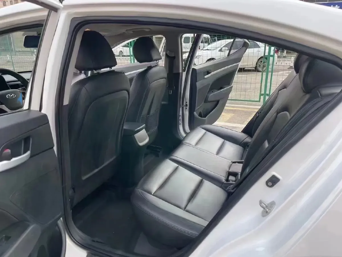 2016 Hyundai Elantra 1.6L 130HP L4 6AT,autocango,china used car exporter,china ev exporter,chinese used car exporter,chinese used ev exporter