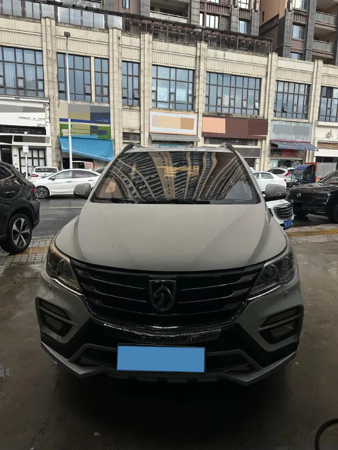 2017 BaoJun 560 1.5T 150HP L4 6DCT,autocango,china used car exporter,china ev exporter,chinese used car exporter,chinese used ev exporter