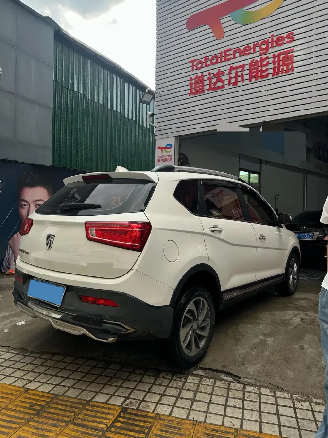 2017 BaoJun 560 1.5T 150HP L4 6DCT,autocango,china used car exporter,china ev exporter,chinese used car exporter,chinese used ev exporter