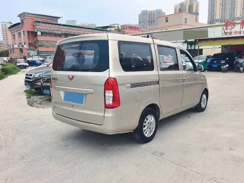 2018 WuLing RongGuang V 1.5L 112HP L4 5MT,autocango,china used car exporter,china ev exporter,chinese used car exporter,chinese used ev exporter