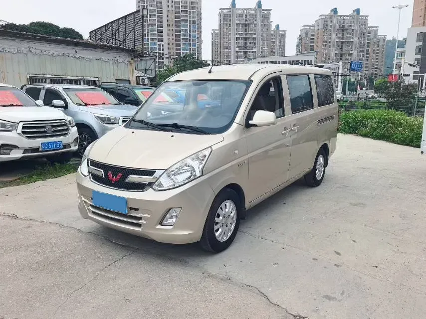 2018 WuLing RongGuang V 1.5L 112HP L4 5MT,autocango,china used car exporter,china ev exporter,chinese used car exporter,chinese used ev exporter