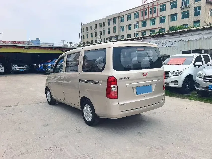 2018 WuLing RongGuang V 1.5L 112HP L4 5MT,autocango,china used car exporter,china ev exporter,chinese used car exporter,chinese used ev exporter