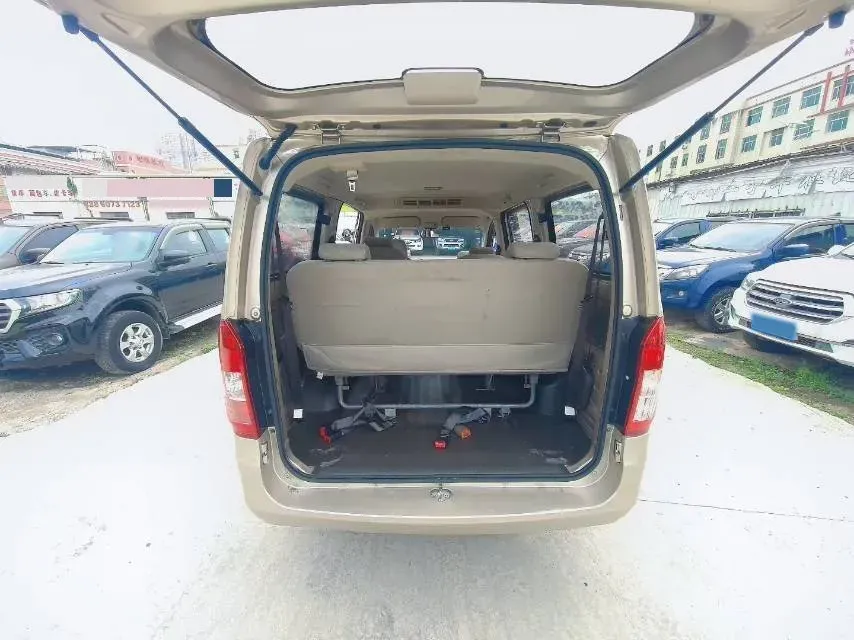 2018 WuLing RongGuang V 1.5L 112HP L4 5MT,autocango,china used car exporter,china ev exporter,chinese used car exporter,chinese used ev exporter