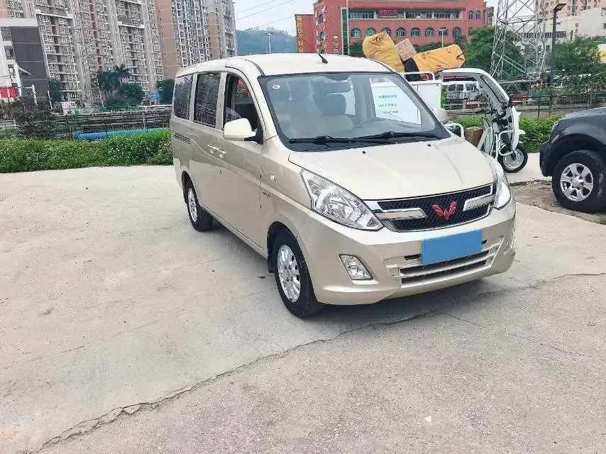 2018 WuLing RongGuang V 1.5L 112HP L4 5MT,autocango,china used car exporter,china ev exporter,chinese used car exporter,chinese used ev exporter