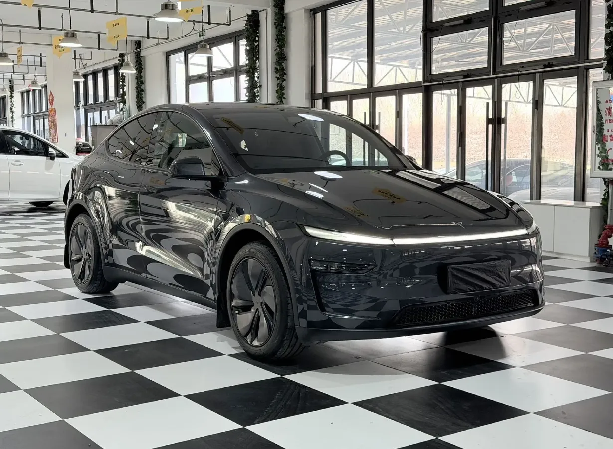 2025 Tesla Model Y BEV 62.5KWH,autocango,china used car exporter,china ev exporter,chinese used car exporter,chinese used ev exporter