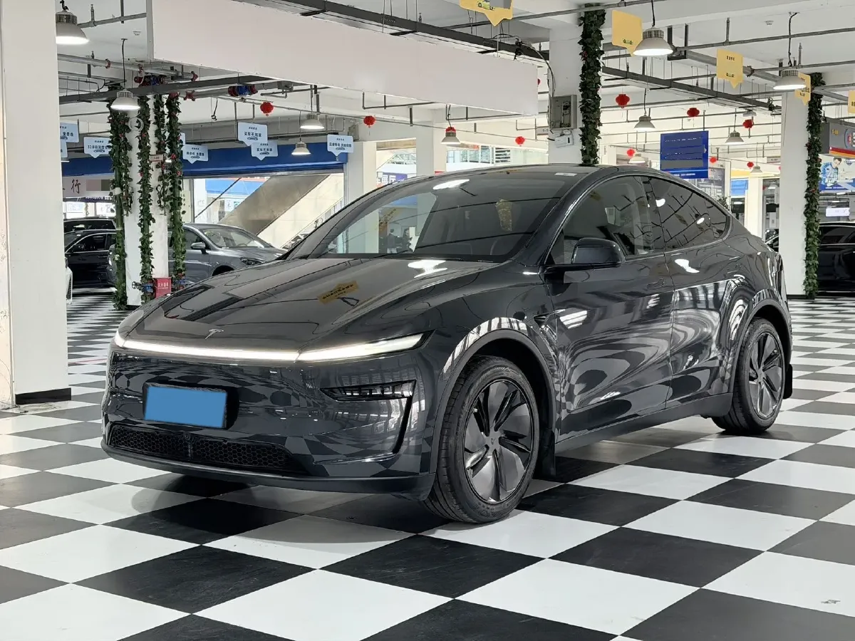 2025 Tesla Model Y BEV 62.5KWH,autocango,china used car exporter,china ev exporter,chinese used car exporter,chinese used ev exporter