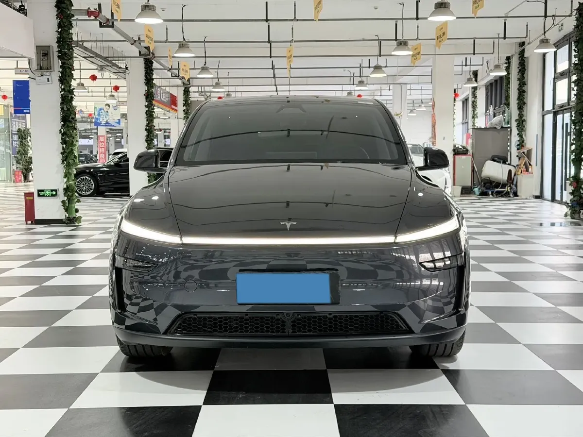 2025 Tesla Model Y BEV 62.5KWH,autocango,china used car exporter,china ev exporter,chinese used car exporter,chinese used ev exporter