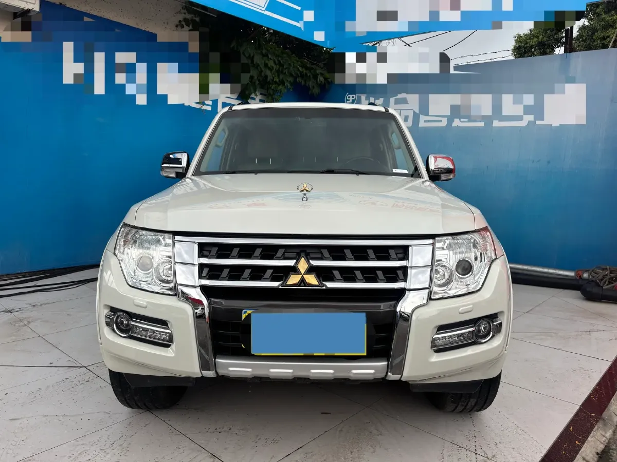 2018 Mitsubishi Pajero 3.0L 174HP V6 5AT,autocango,china used car exporter,china ev exporter,chinese used car exporter,chinese used ev exporter
