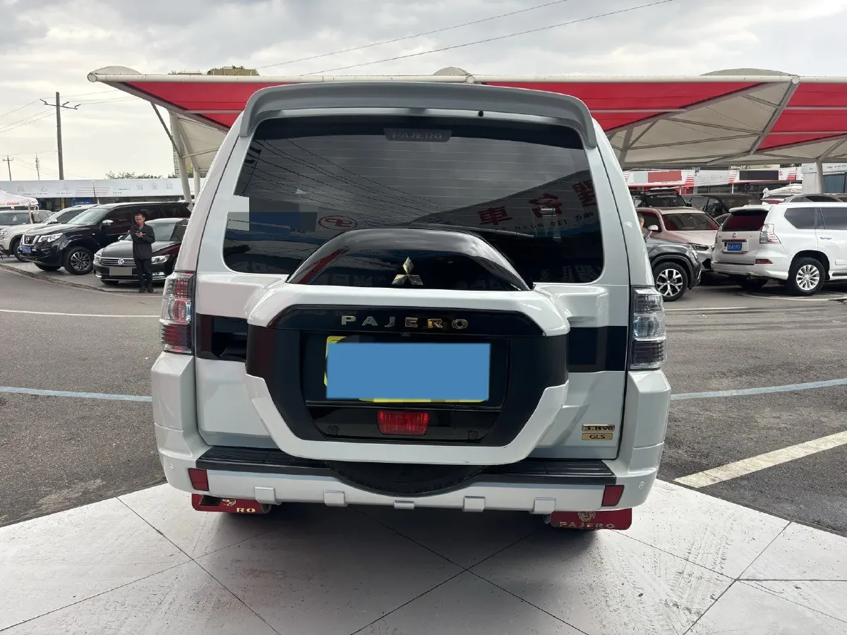 2018 Mitsubishi Pajero 3.0L 174HP V6 5AT,autocango,china used car exporter,china ev exporter,chinese used car exporter,chinese used ev exporter