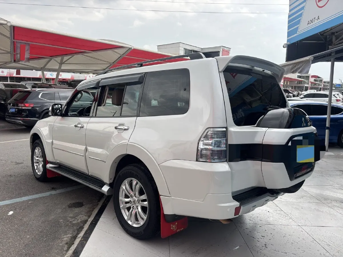 2018 Mitsubishi Pajero 3.0L 174HP V6 5AT,autocango,china used car exporter,china ev exporter,chinese used car exporter,chinese used ev exporter
