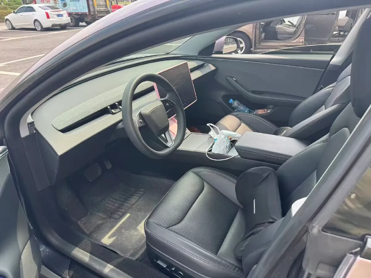 2025 Tesla Model 3 BEV 62.5KWH,autocango,china used car exporter,china ev exporter,chinese used car exporter,chinese used ev exporter