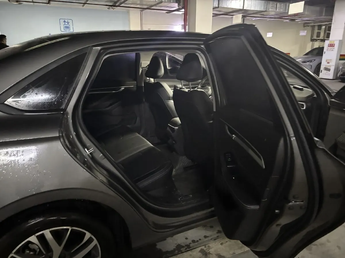 2025 Geely Emgrand 1.5L 127HP L4 5MT,autocango,china used car exporter,china ev exporter,chinese used car exporter,chinese used ev exporter