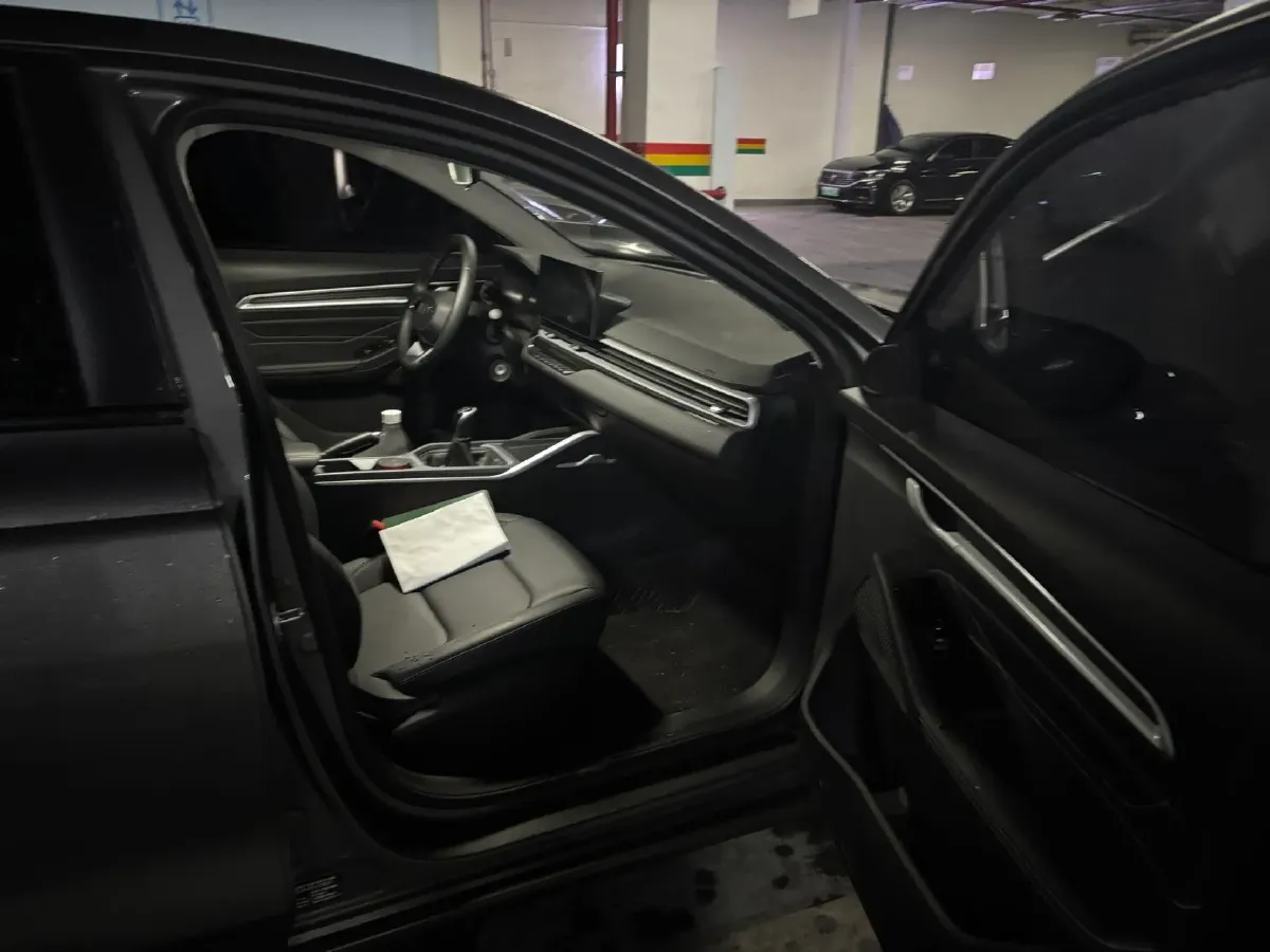 2025 Geely Emgrand 1.5L 127HP L4 5MT,autocango,china used car exporter,china ev exporter,chinese used car exporter,chinese used ev exporter