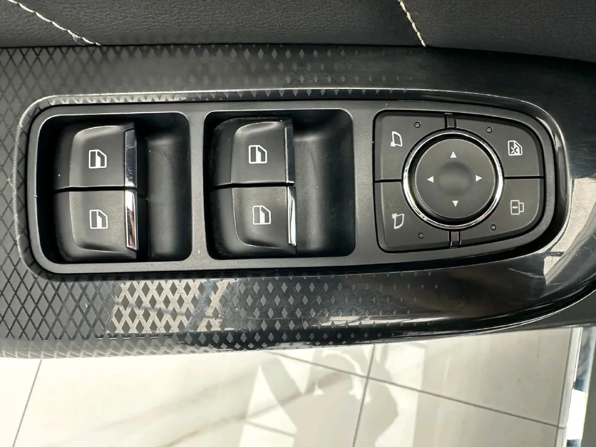 2021 Haval M6 1.5T 150HP L4 7DCT,autocango,china used car exporter,china ev exporter,chinese used car exporter,chinese used ev exporter