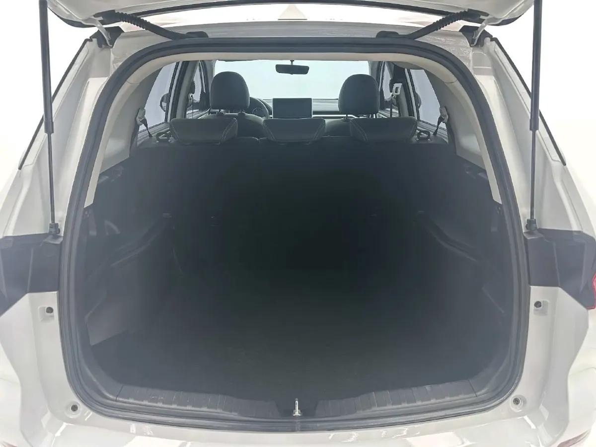 2021 Haval M6 1.5T 150HP L4 7DCT,autocango,china used car exporter,china ev exporter,chinese used car exporter,chinese used ev exporter