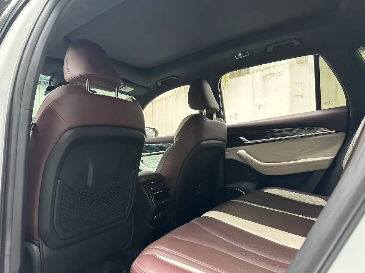 2021 Geely Monjaro 2.0T 218HP L4 7DCT,autocango,china used car exporter,china ev exporter,chinese used car exporter,chinese used ev exporter