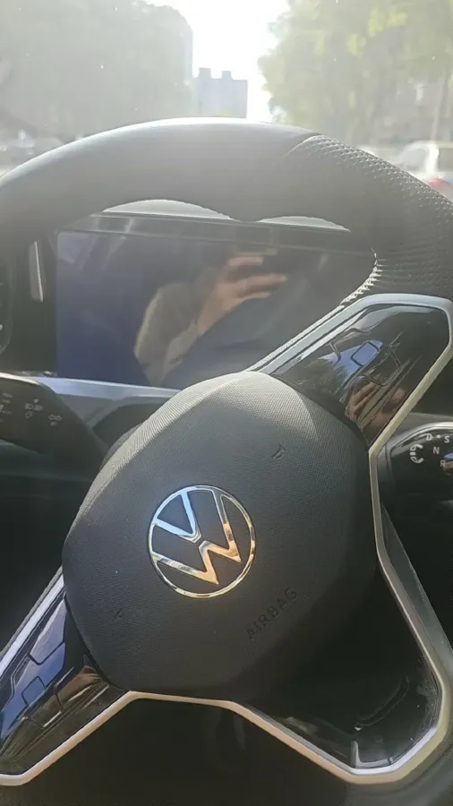 2024 Volkswagen Magotan 1.5T 160HP L4 7DCT,autocango,china used car exporter,china ev exporter,chinese used car exporter,chinese used ev exporter