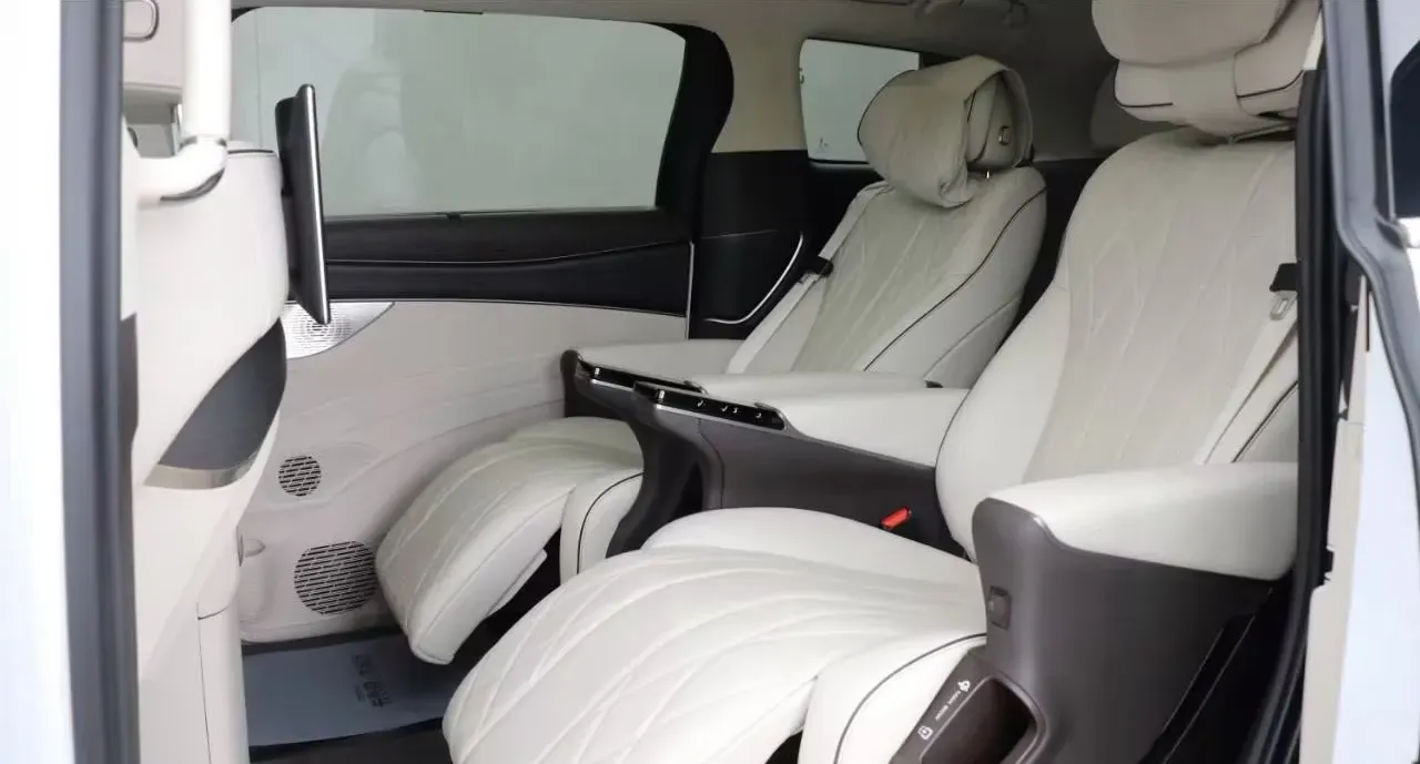 2024 Denza D9 1.5T 139HP L4 E-CVT PHEV 40KWH,autocango,china used car exporter,china ev exporter,chinese used car exporter,chinese used ev exporter