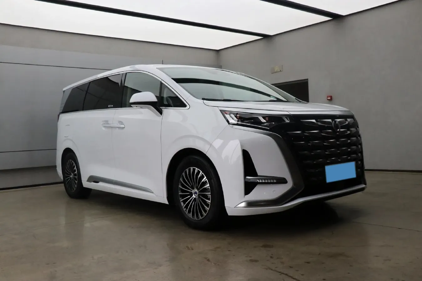 2024 Denza D9 1.5T 139HP L4 E-CVT PHEV 40KWH,autocango,china used car exporter,china ev exporter,chinese used car exporter,chinese used ev exporter