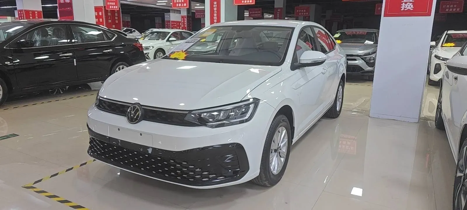 2025 Ruichi Auto EC75 BEV 41.85KWH,autocango,china used car exporter,china ev exporter,chinese used car exporter,chinese used ev exporter