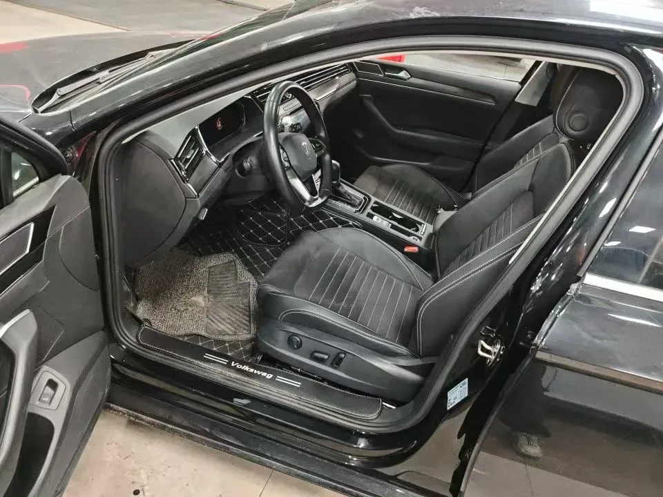 2020 Volkswagen Magotan 2.0T 186HP L4 7DCT,autocango,china used car exporter,china ev exporter,chinese used car exporter,chinese used ev exporter