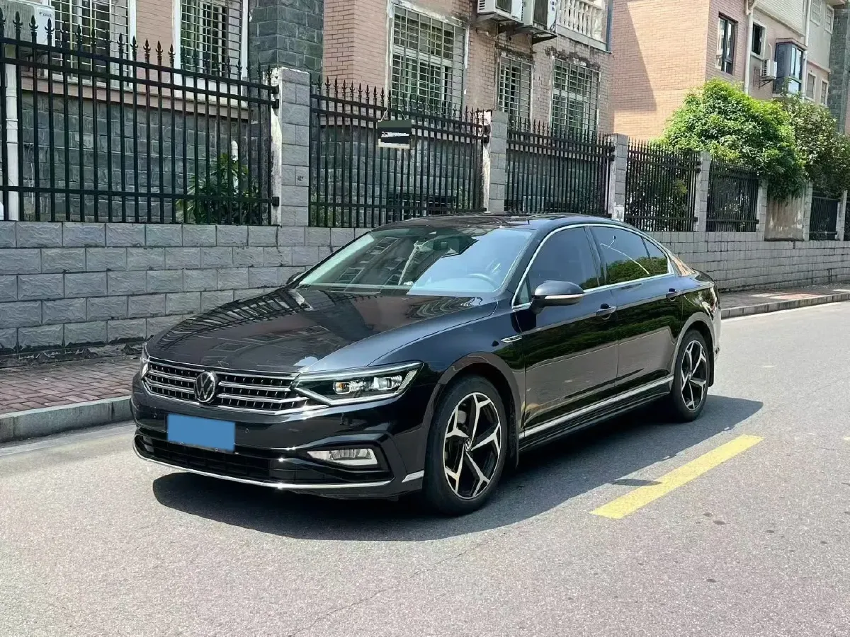 2020 Volkswagen Magotan 2.0T 186HP L4 7DCT,autocango,china used car exporter,china ev exporter,chinese used car exporter,chinese used ev exporter