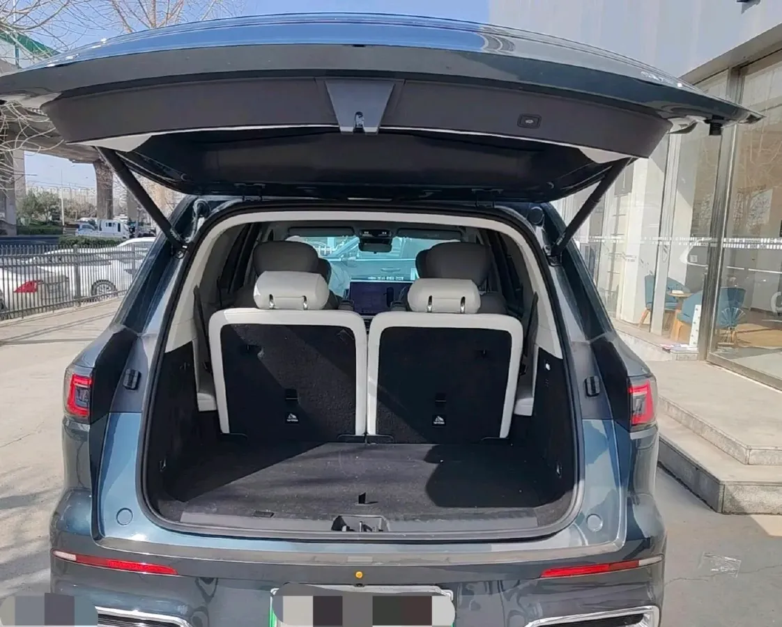 2025 Volkswagen Tiguan L 2.0T 220HP L4 7DCT,autocango,china used car exporter,china ev exporter,chinese used car exporter,chinese used ev exporter