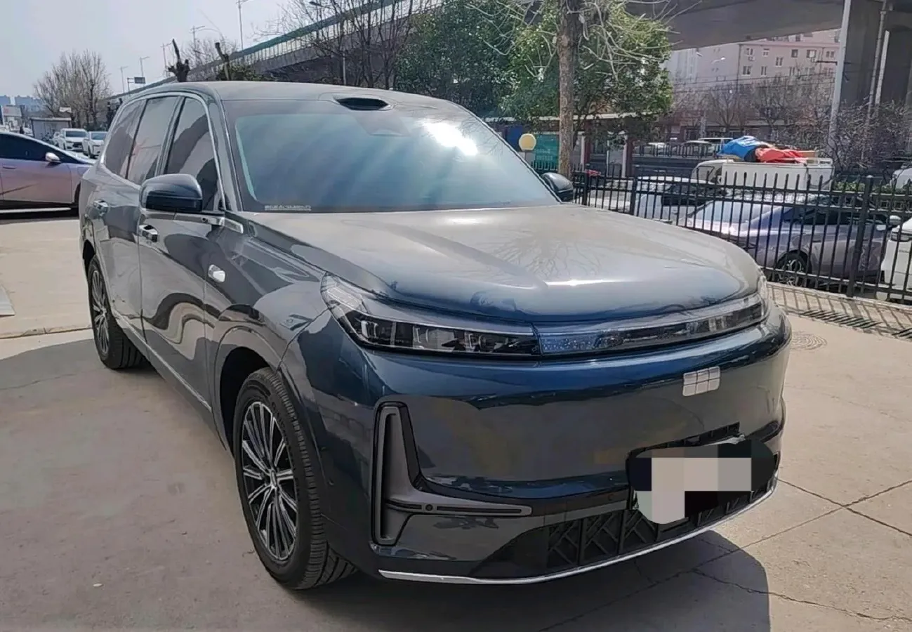 2025 Volkswagen Tiguan L 2.0T 220HP L4 7DCT,autocango,china used car exporter,china ev exporter,chinese used car exporter,chinese used ev exporter