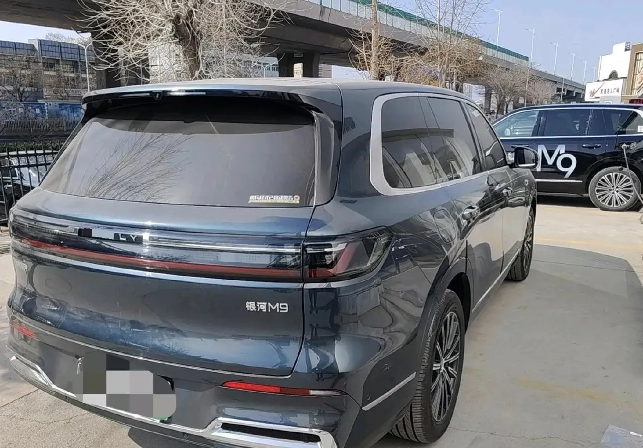 2025 Volkswagen Tiguan L 2.0T 220HP L4 7DCT,autocango,china used car exporter,china ev exporter,chinese used car exporter,chinese used ev exporter