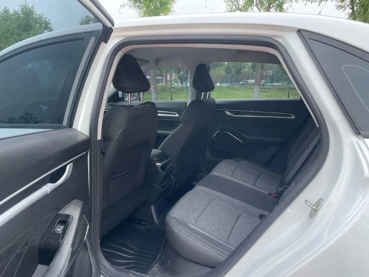 2023 Geely Emgrand 1.5L 127HP L4 5MT,autocango,china used car exporter,china ev exporter,chinese used car exporter,chinese used ev exporter