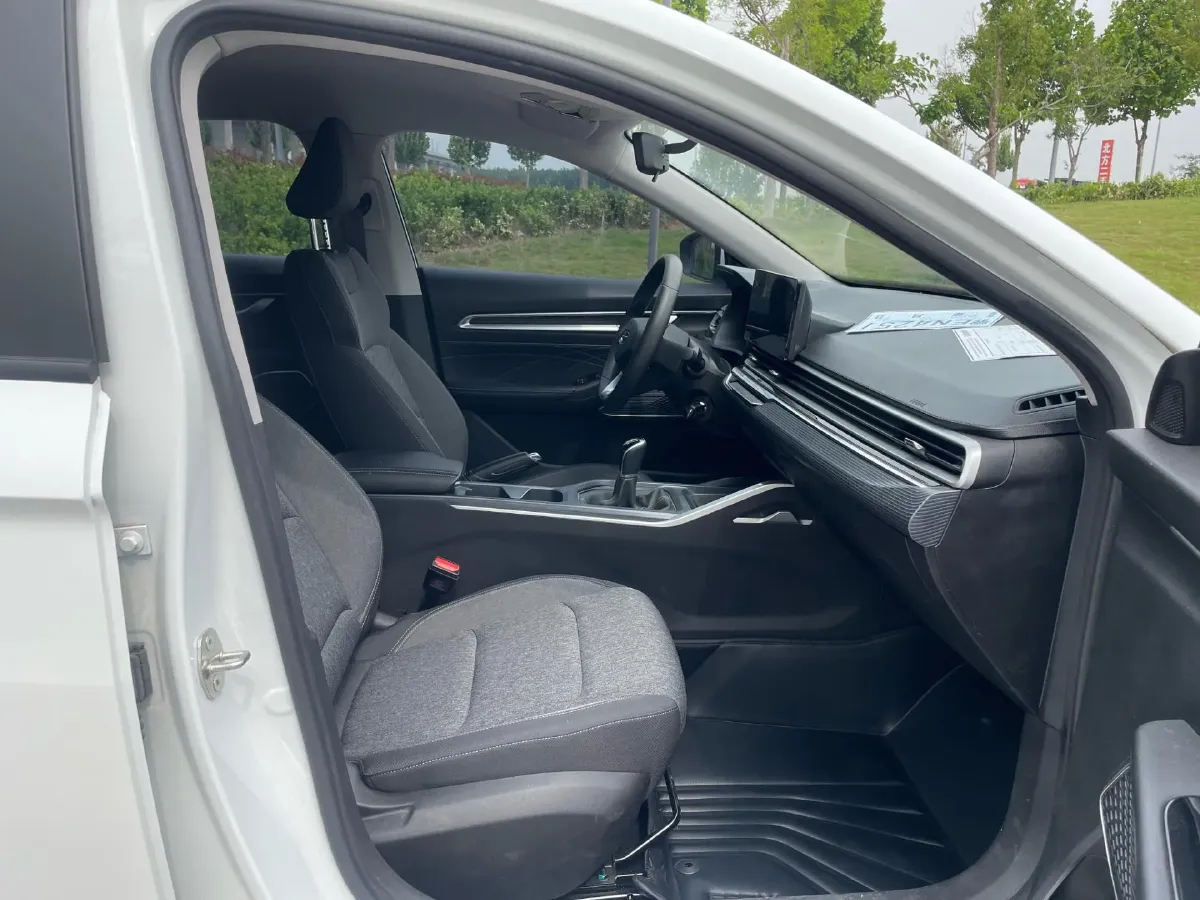 2023 Geely Emgrand 1.5L 127HP L4 5MT,autocango,china used car exporter,china ev exporter,chinese used car exporter,chinese used ev exporter