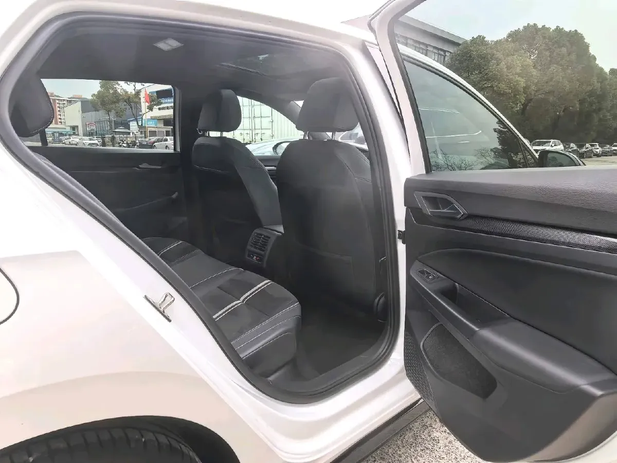 2023 Volkswagen Golf 1.4T 150HP L4 7DCT,autocango,china used car exporter,china ev exporter,chinese used car exporter,chinese used ev exporter