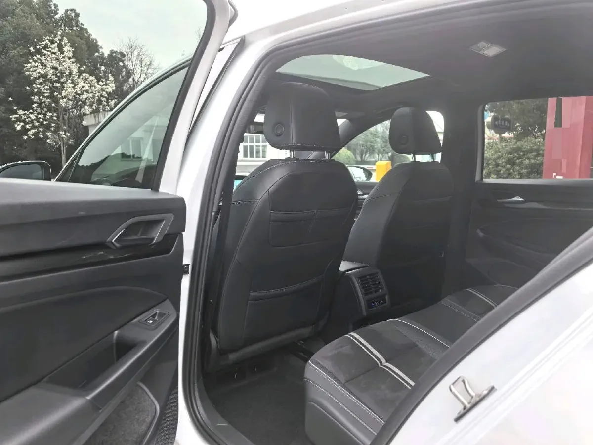 2023 Volkswagen Golf 1.4T 150HP L4 7DCT,autocango,china used car exporter,china ev exporter,chinese used car exporter,chinese used ev exporter