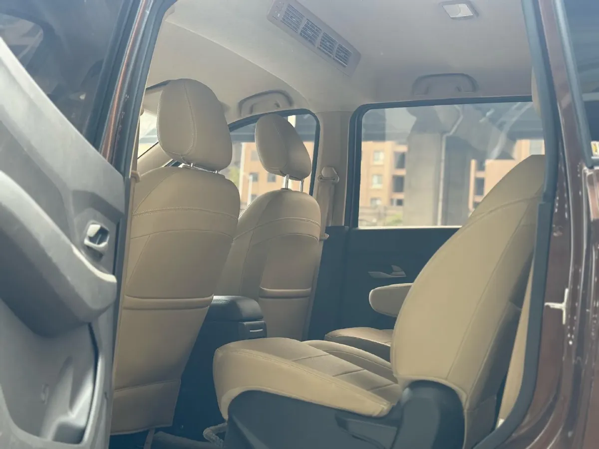 2021 WuLing RongGuang New Truck 1.5L 99HP L4 5MT,autocango,china used car exporter,china ev exporter,chinese used car exporter,chinese used ev exporter