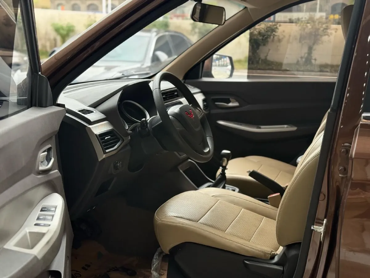 2021 WuLing RongGuang New Truck 1.5L 99HP L4 5MT,autocango,china used car exporter,china ev exporter,chinese used car exporter,chinese used ev exporter