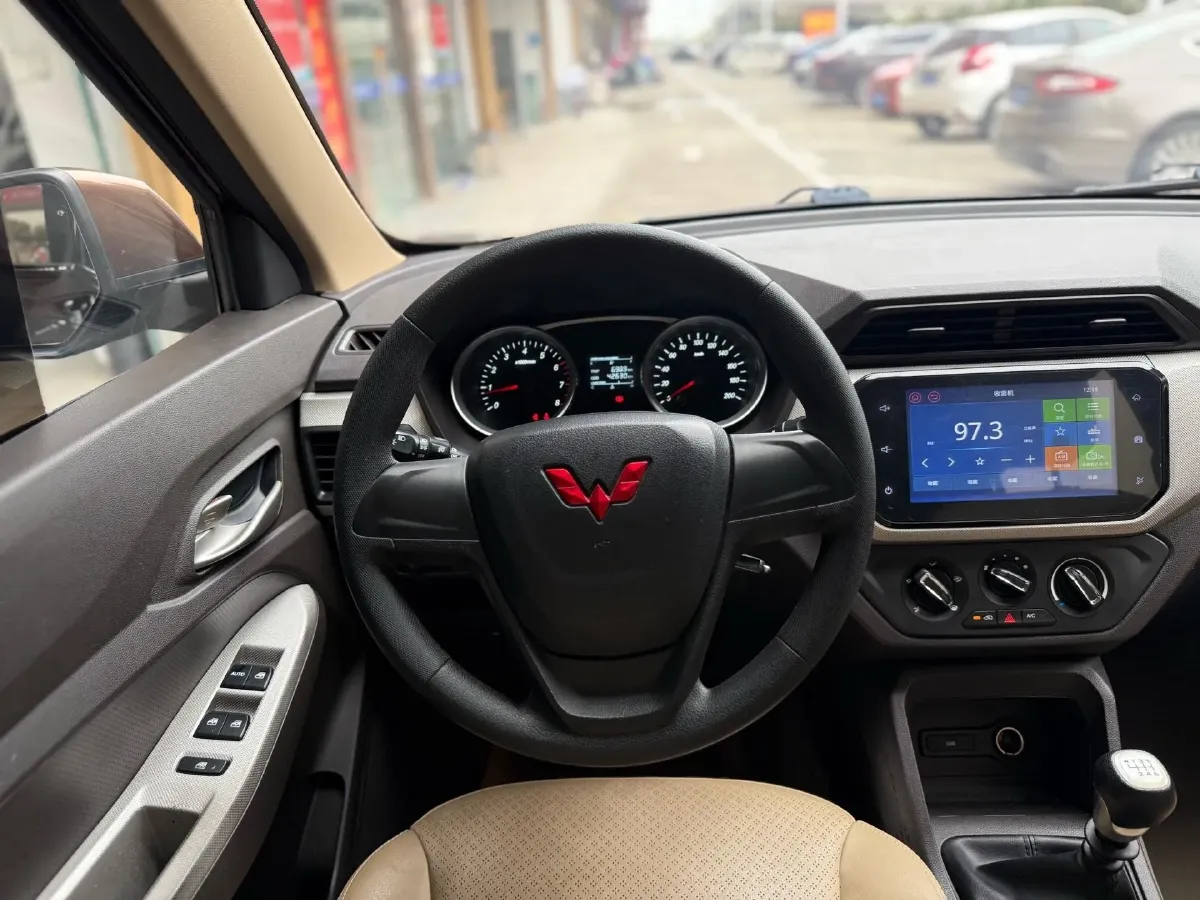 2021 WuLing RongGuang New Truck 1.5L 99HP L4 5MT,autocango,china used car exporter,china ev exporter,chinese used car exporter,chinese used ev exporter