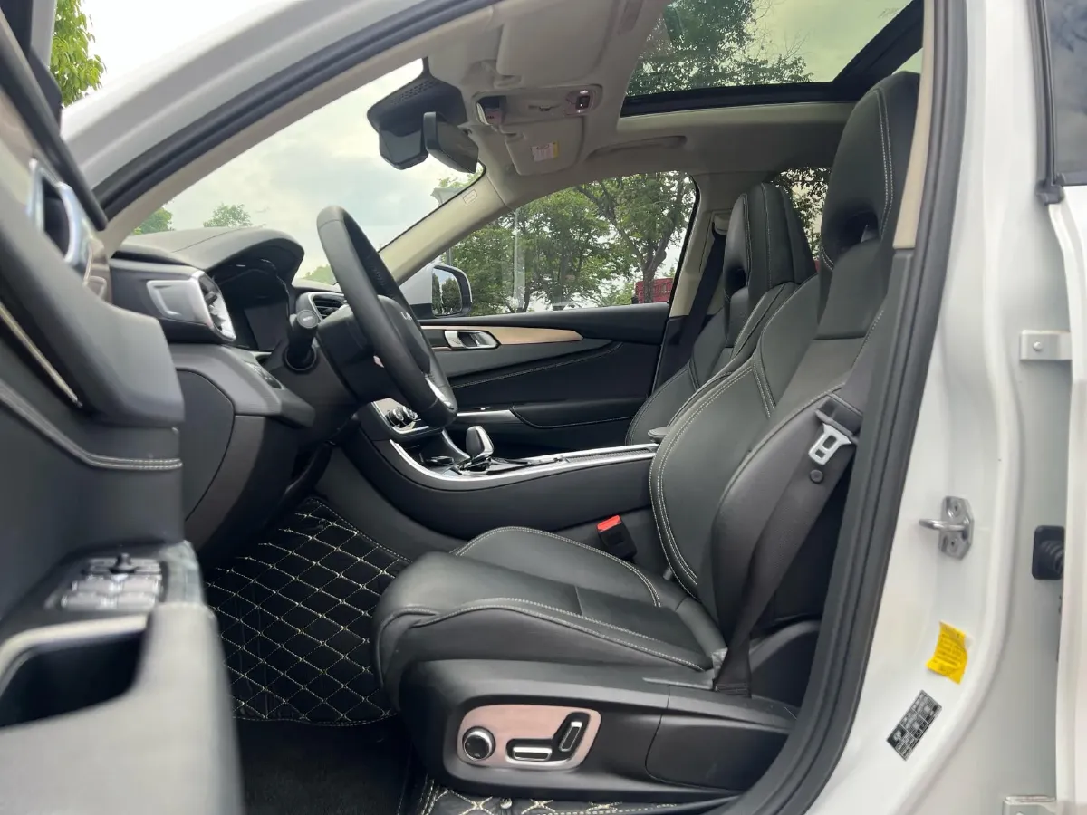 2019 LYNK&CO 01 2.0T 190HP L4 6AT,autocango,china used car exporter,china ev exporter,chinese used car exporter,chinese used ev exporter