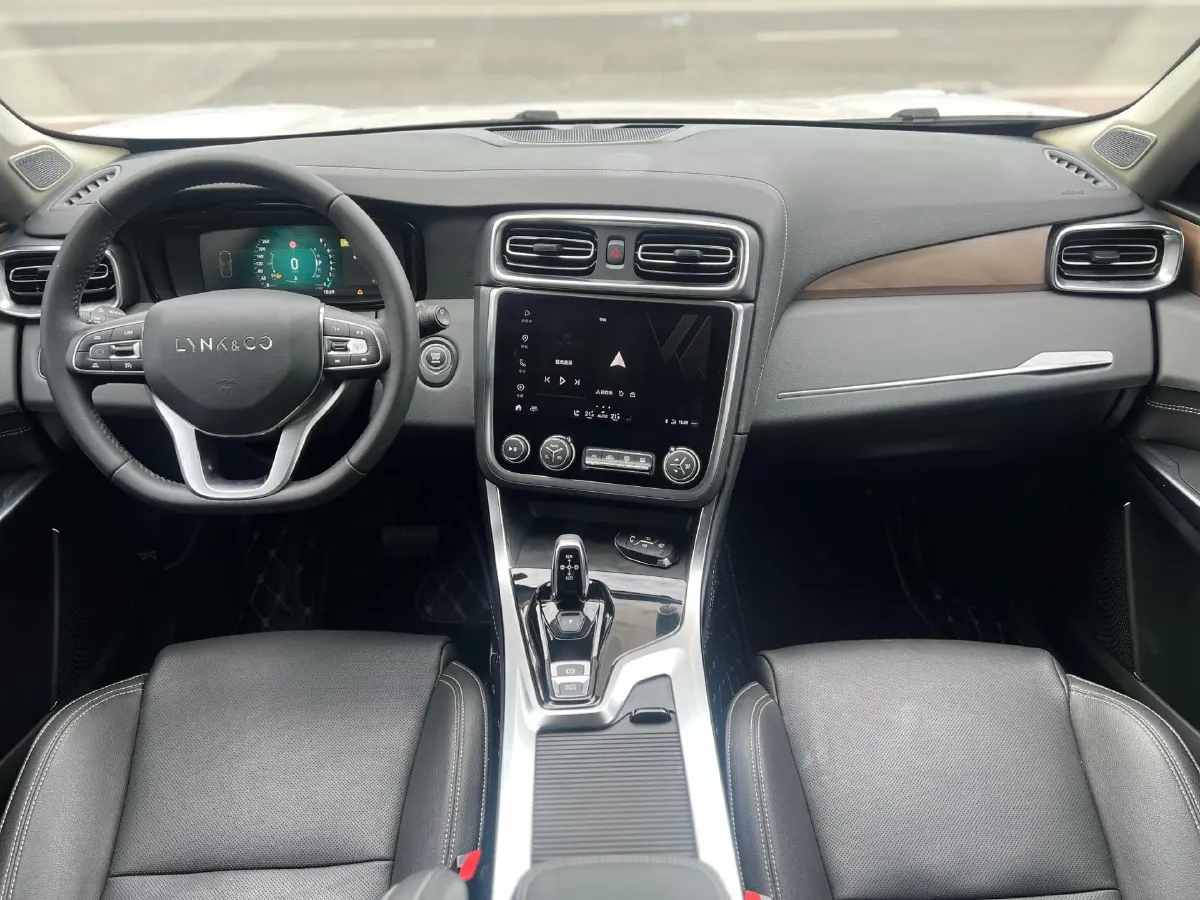 2019 LYNK&CO 01 2.0T 190HP L4 6AT,autocango,china used car exporter,china ev exporter,chinese used car exporter,chinese used ev exporter