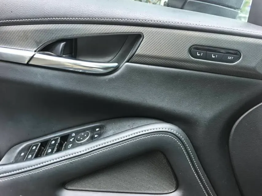 2022 Infiniti QX60 2.0T 252HP L4 9AT,autocango,china used car exporter,china ev exporter,chinese used car exporter,chinese used ev exporter