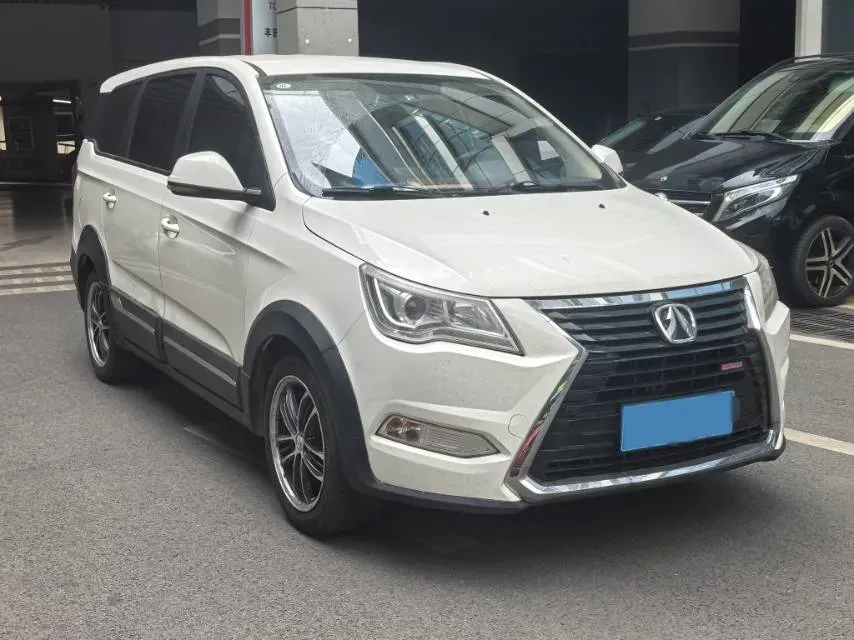 2017 BAIC WeiWang M50F 1.5L 116HP L4 5MT,autocango,china used car exporter,china ev exporter,chinese used car exporter,chinese used ev exporter