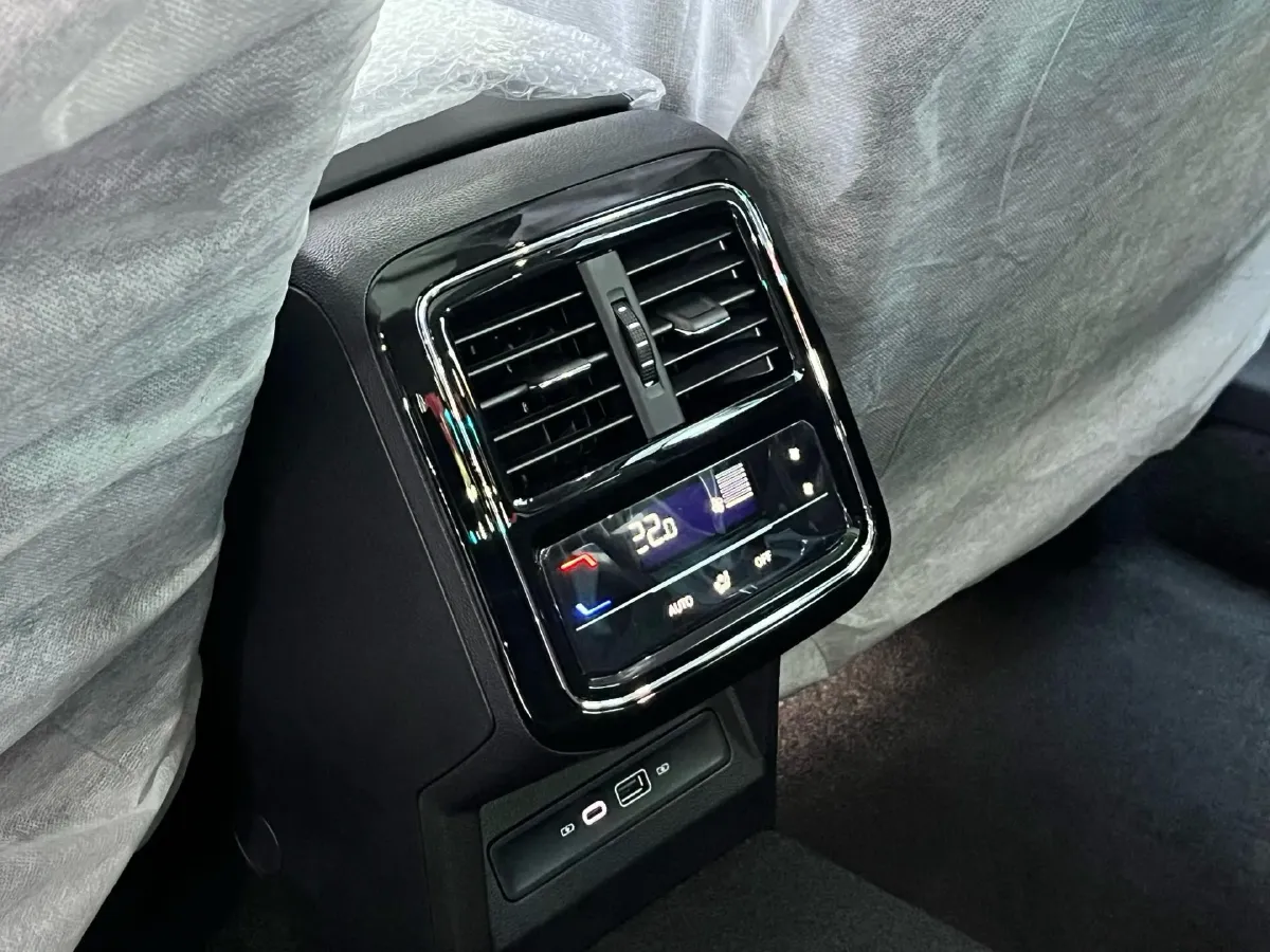 2026 Volkswagen Passat 2.0T 220HP L4 7DCT,autocango,china used car exporter,china ev exporter,chinese used car exporter,chinese used ev exporter