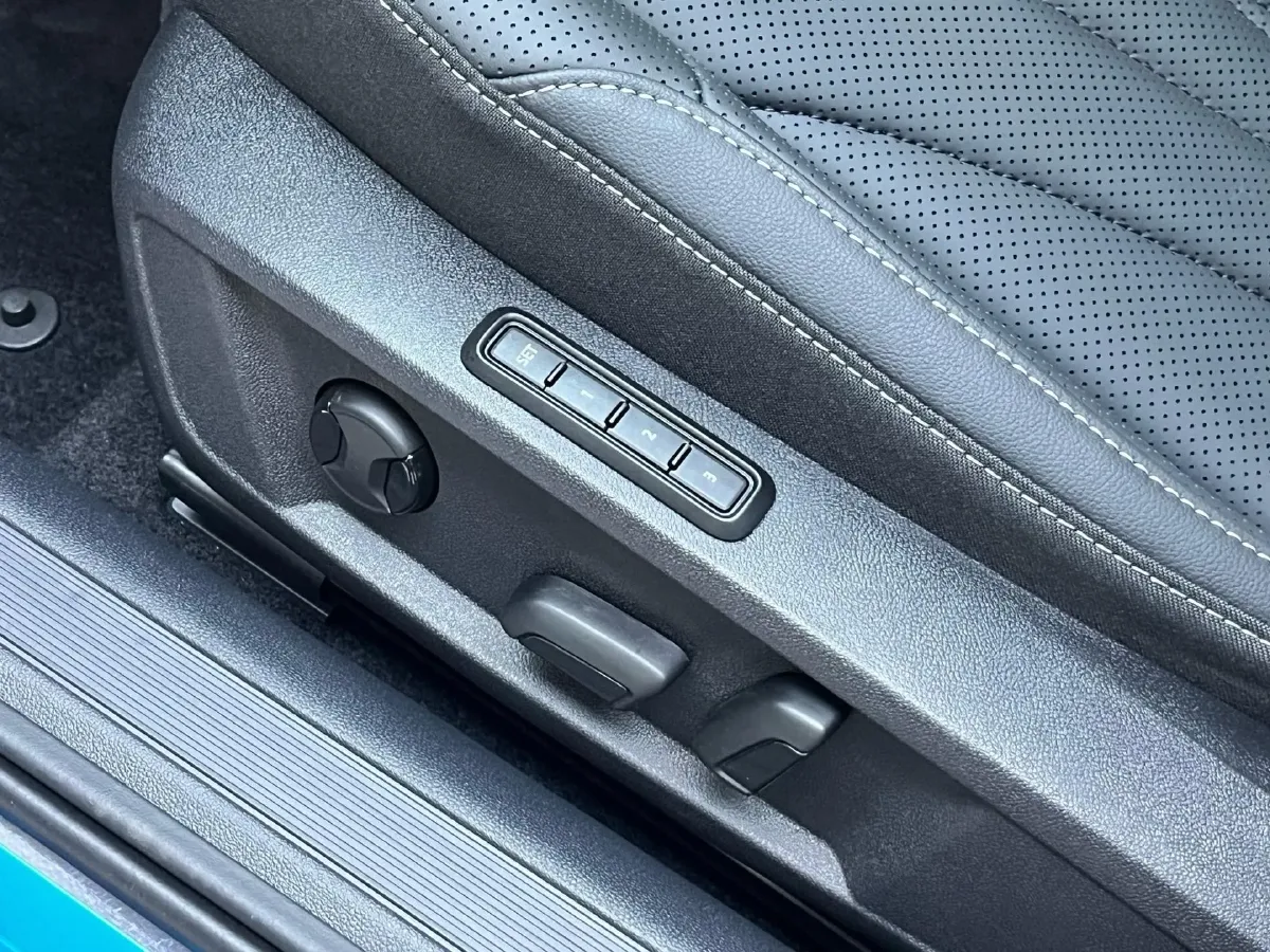 2026 Volkswagen Passat 2.0T 220HP L4 7DCT,autocango,china used car exporter,china ev exporter,chinese used car exporter,chinese used ev exporter