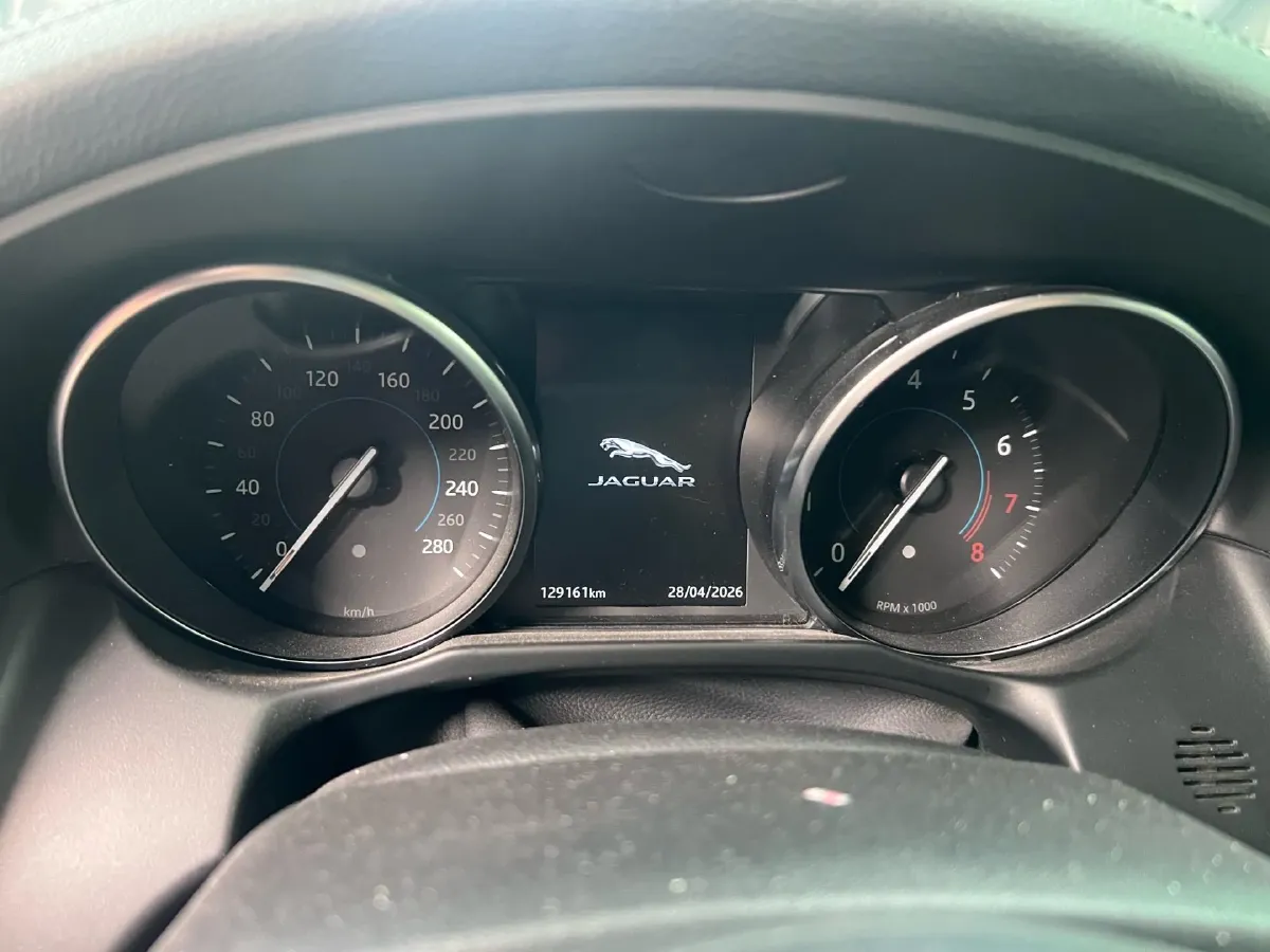 2018 Jaguar XF 2.0T 250HP L4 8AT,autocango,china used car exporter,china ev exporter,chinese used car exporter,chinese used ev exporter