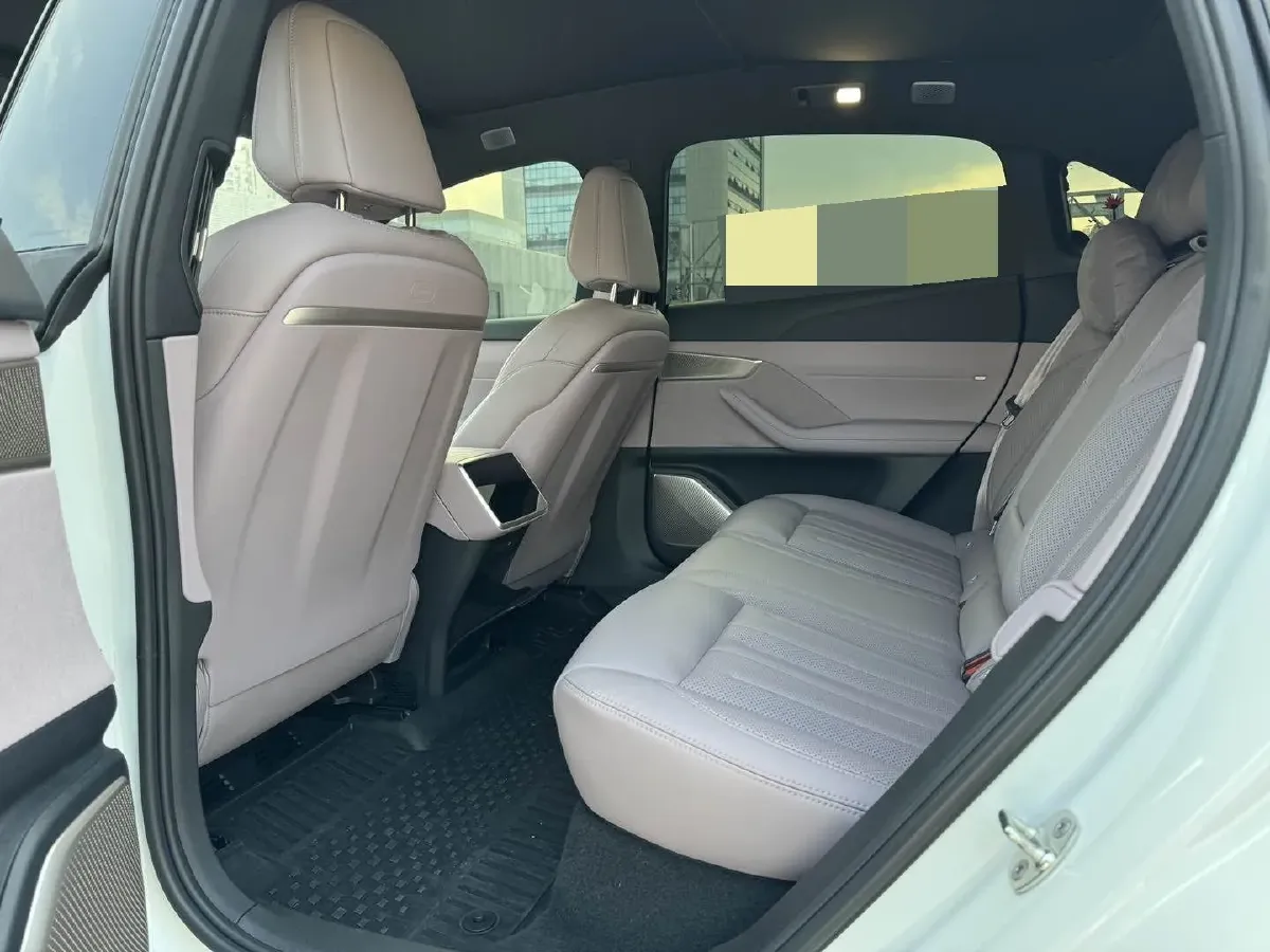 2024 IM L6 BEV 75KWH,autocango,china used car exporter,china ev exporter,chinese used car exporter,chinese used ev exporter